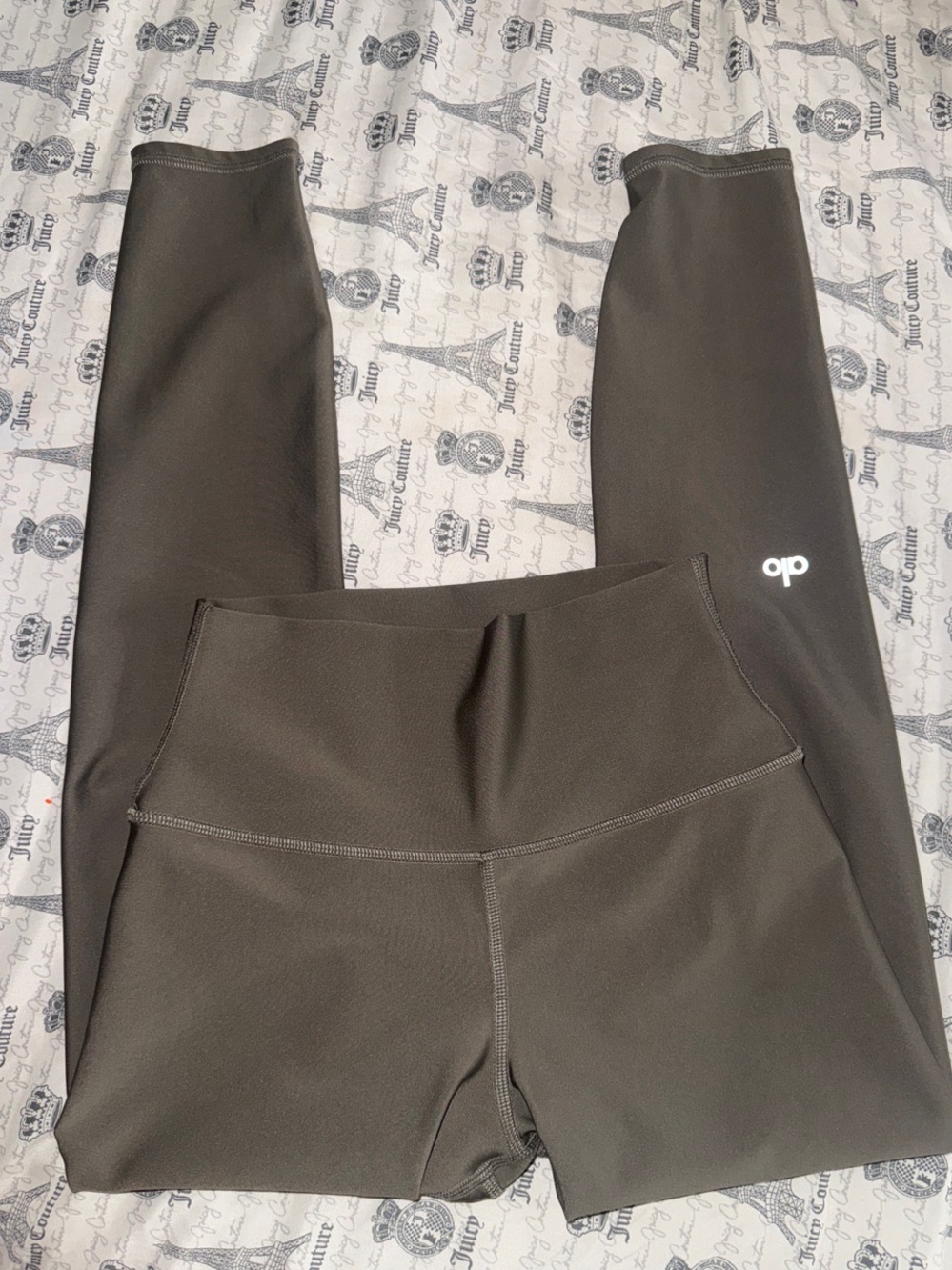 ALO Yoga airlift leggings in color light cocoa size small